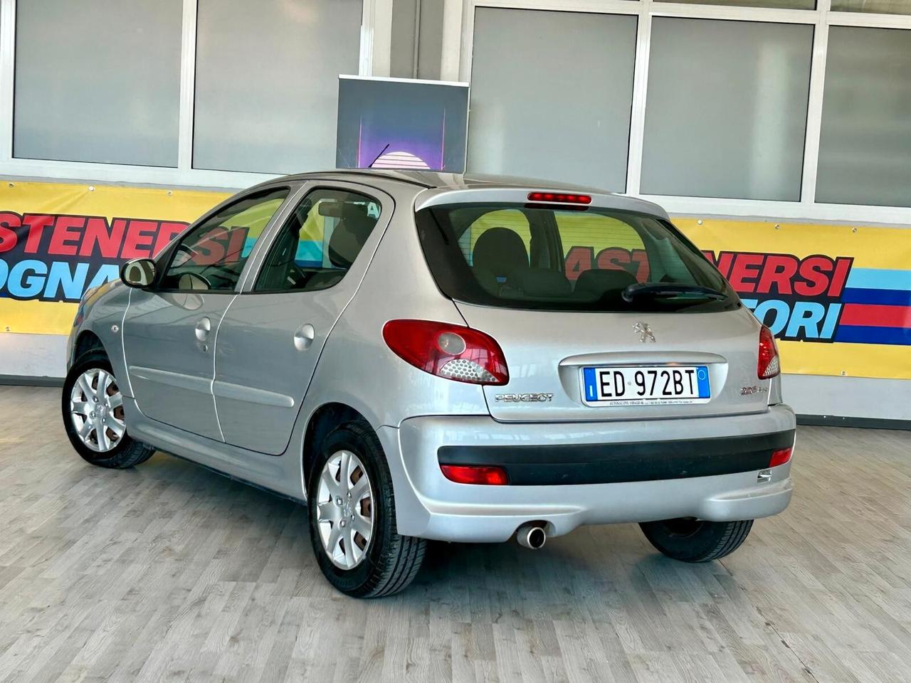 Peugeot 206 *206 PLUS 2010* 90.000KM*DISTRIBUZIONE FATTA* NEOPATENTATI* TAGLIANDO* ONESTA*