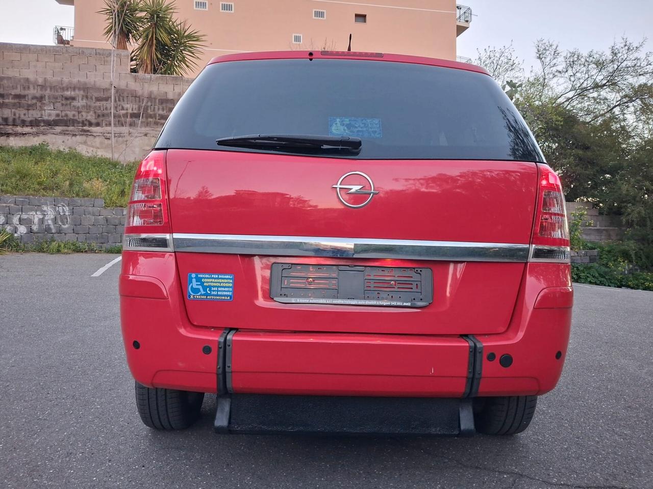 Opel Zafira Pianale ribassato con rampa disabili in carrozzina
