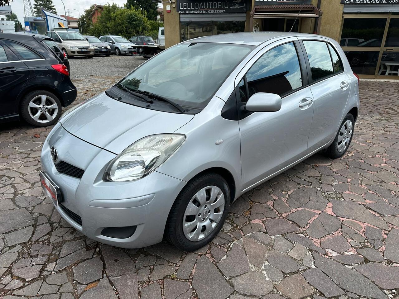 Toyota Yaris 1.0 5 porte Luxury pack