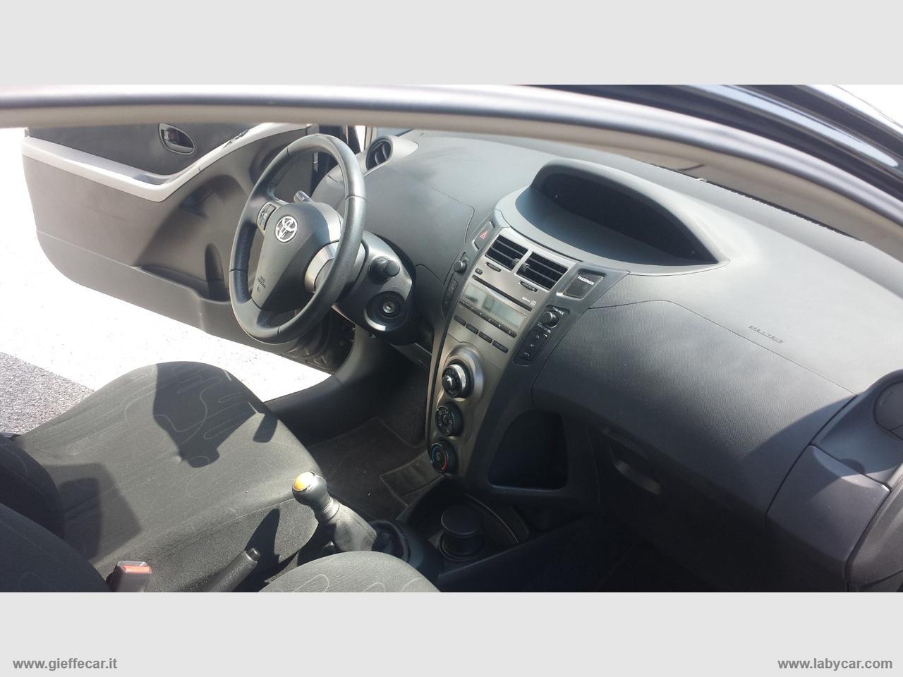 TOYOTA Yaris 1.0 3p. Sol NEO-PATENTATO