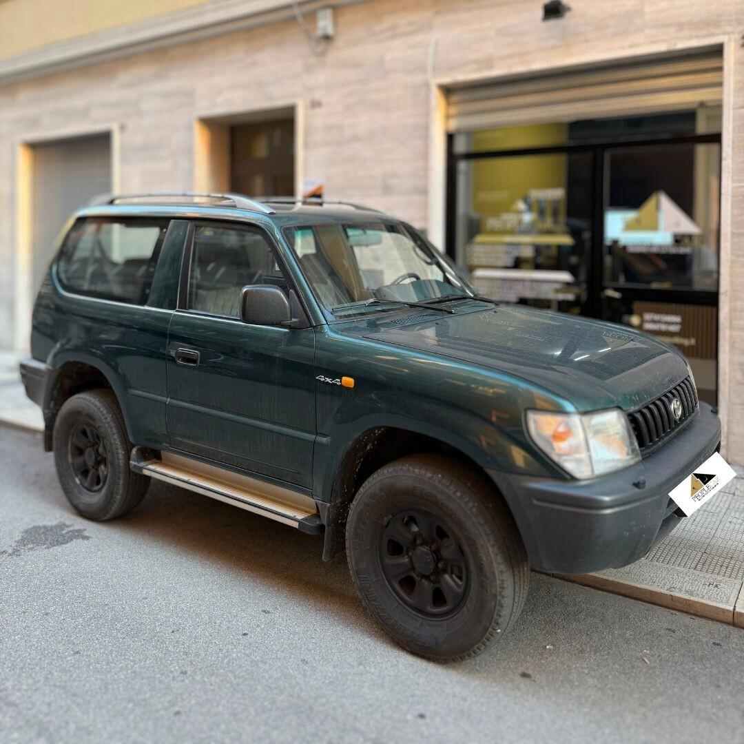 Toyota Land Cruiser 3.0 TD 3p KZJ90 STD