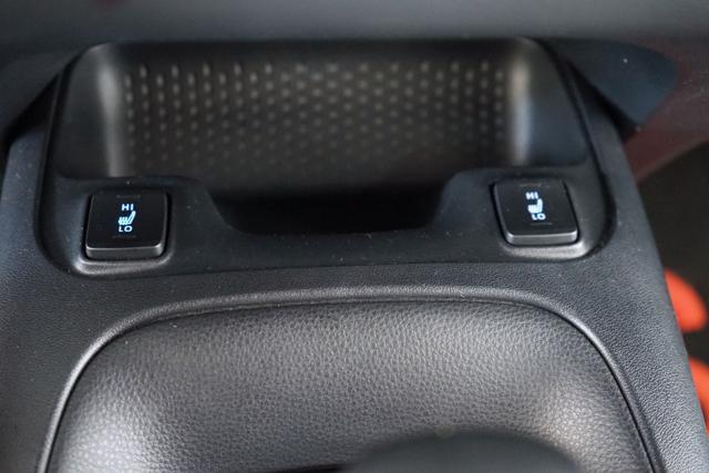 TOYOTA Corolla 1.8 Hybrid Business