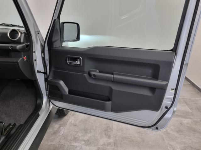 SUZUKI Jimny 1.5 5MT Top