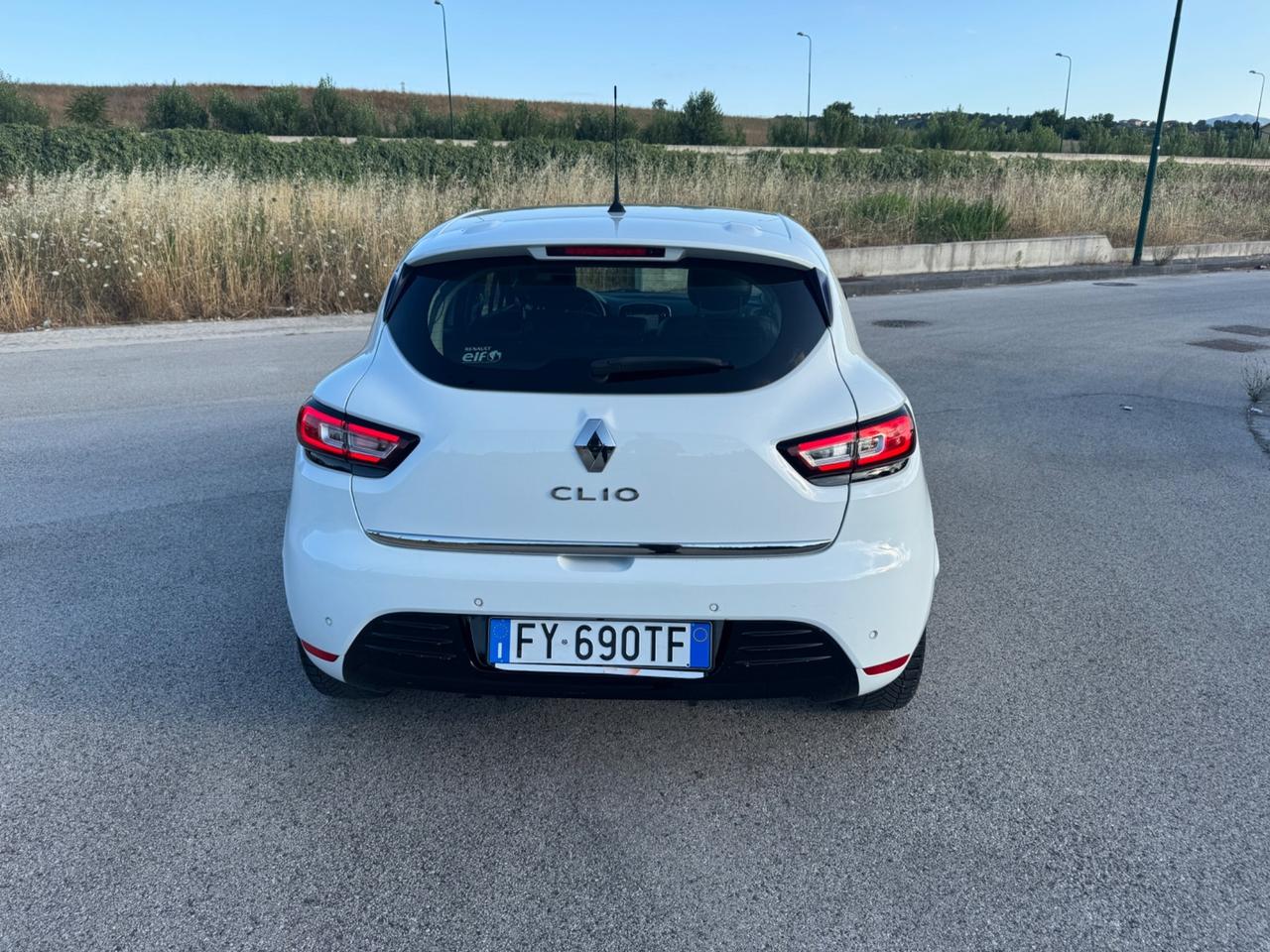 Renault Clio dCi 8V 75 CV 5 porte Moschino Life N 1 (autocarro)