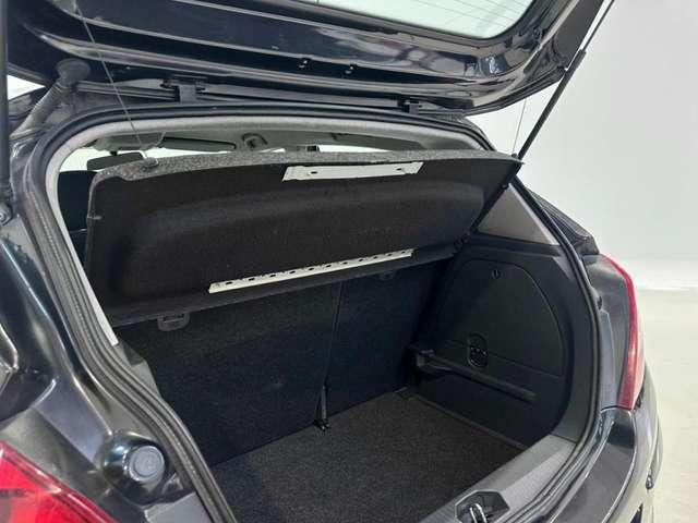 Opel Corsa 1.4 16V 5P NEOPATENTATI