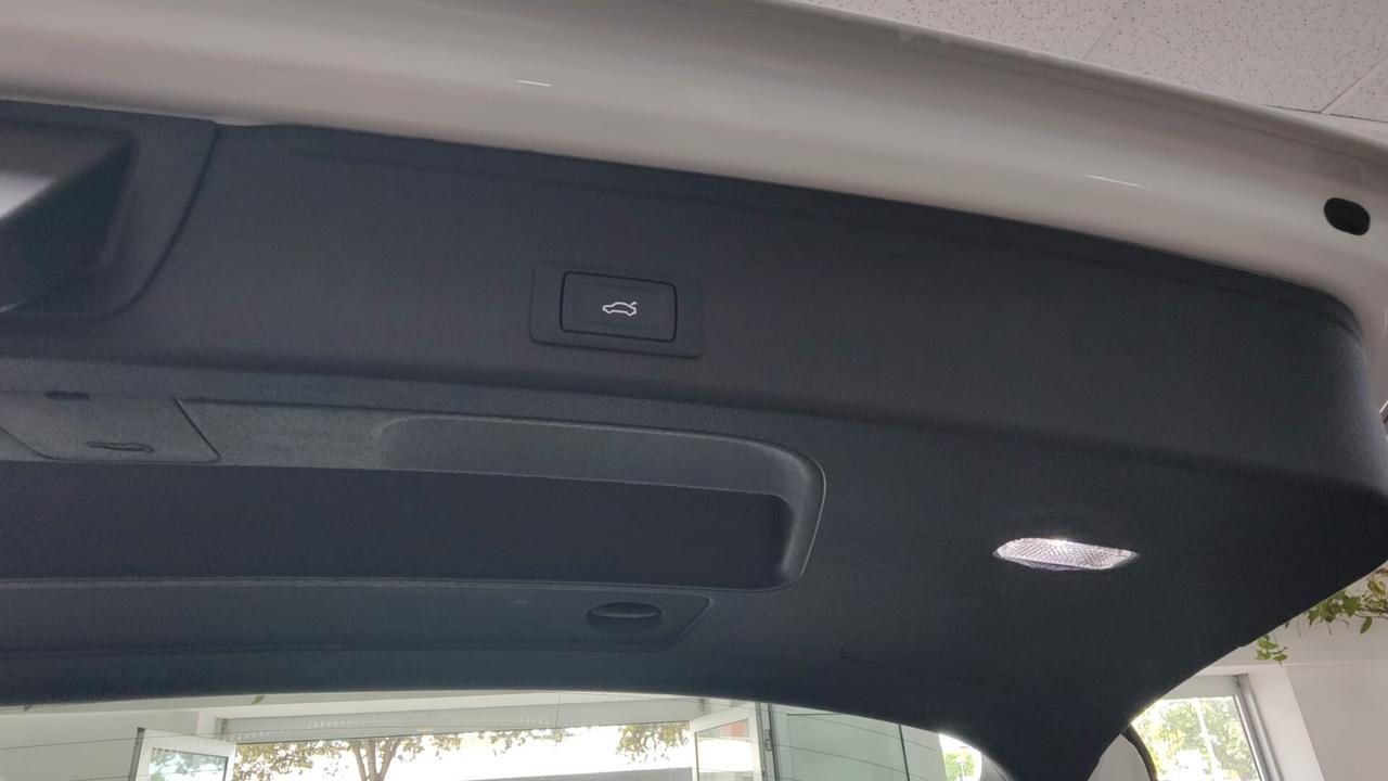 Audi A4 Avant 30 TDI 136 CV S tronic Business Hybrid