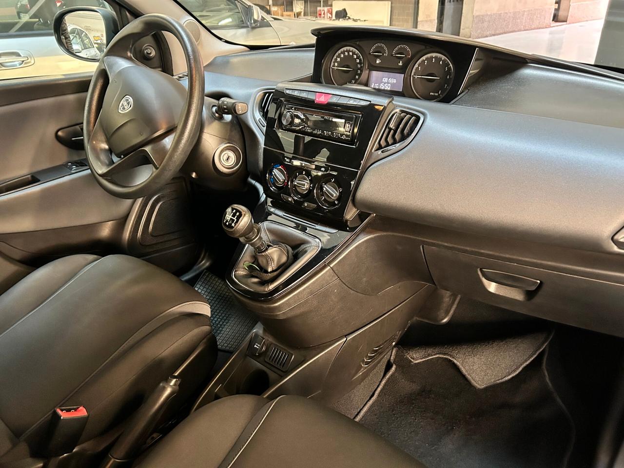 Lancia Ypsilon 1.2 69 CV 5 porte Platinum