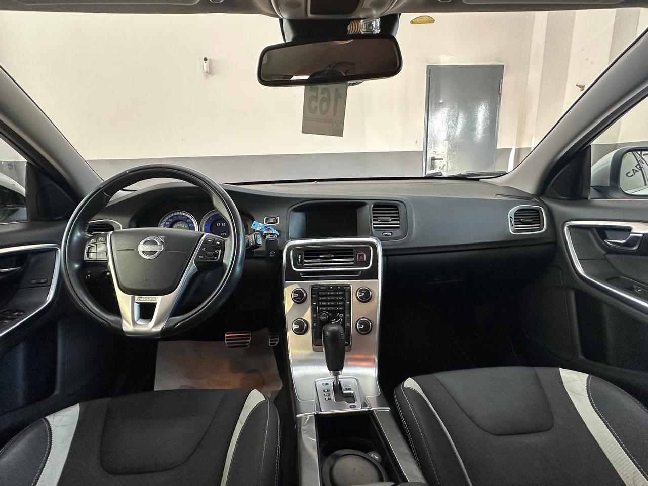 Volvo V60 D5 AWD Geartronic Summum