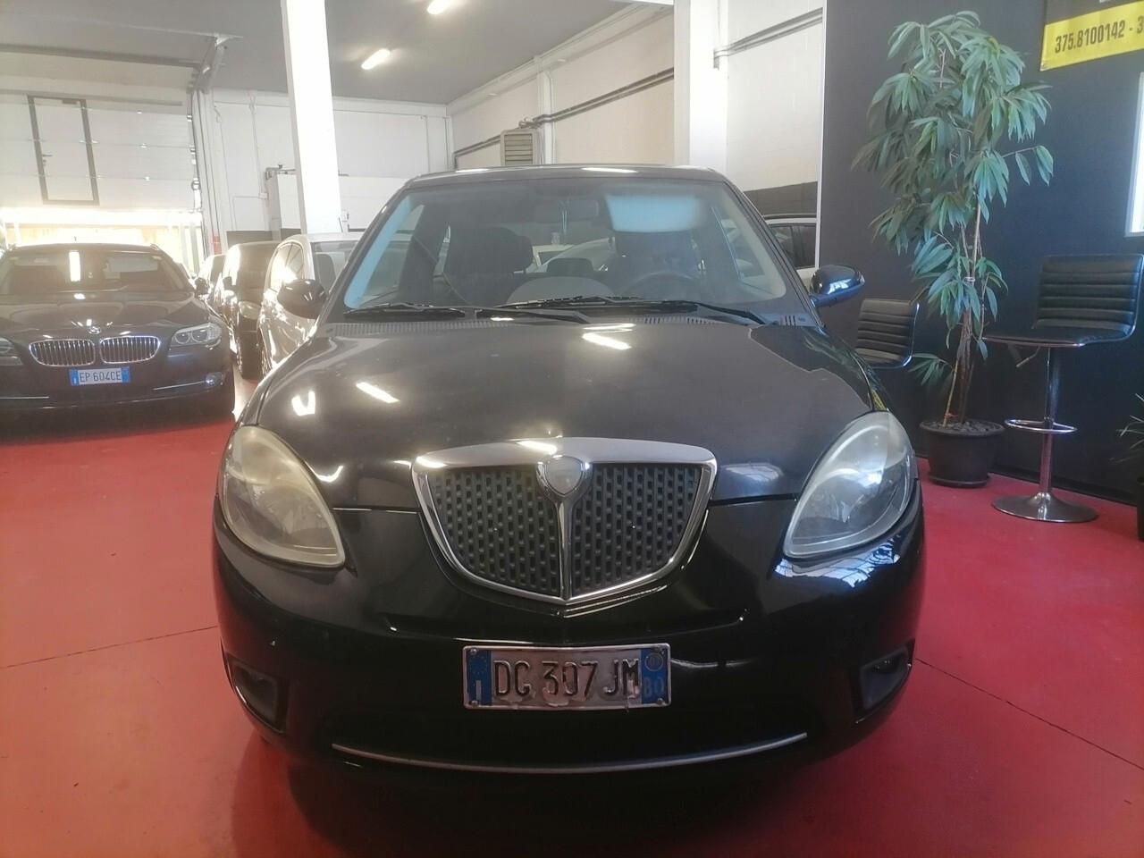 Lancia Ypsilon 1.2 Oro Bianco