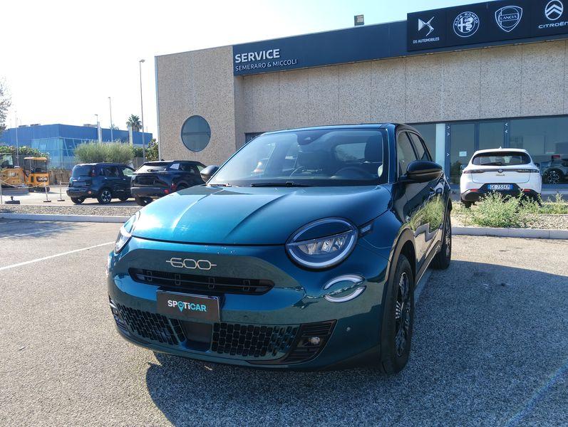 FIAT 600 1.2 hybrid 145cv auto