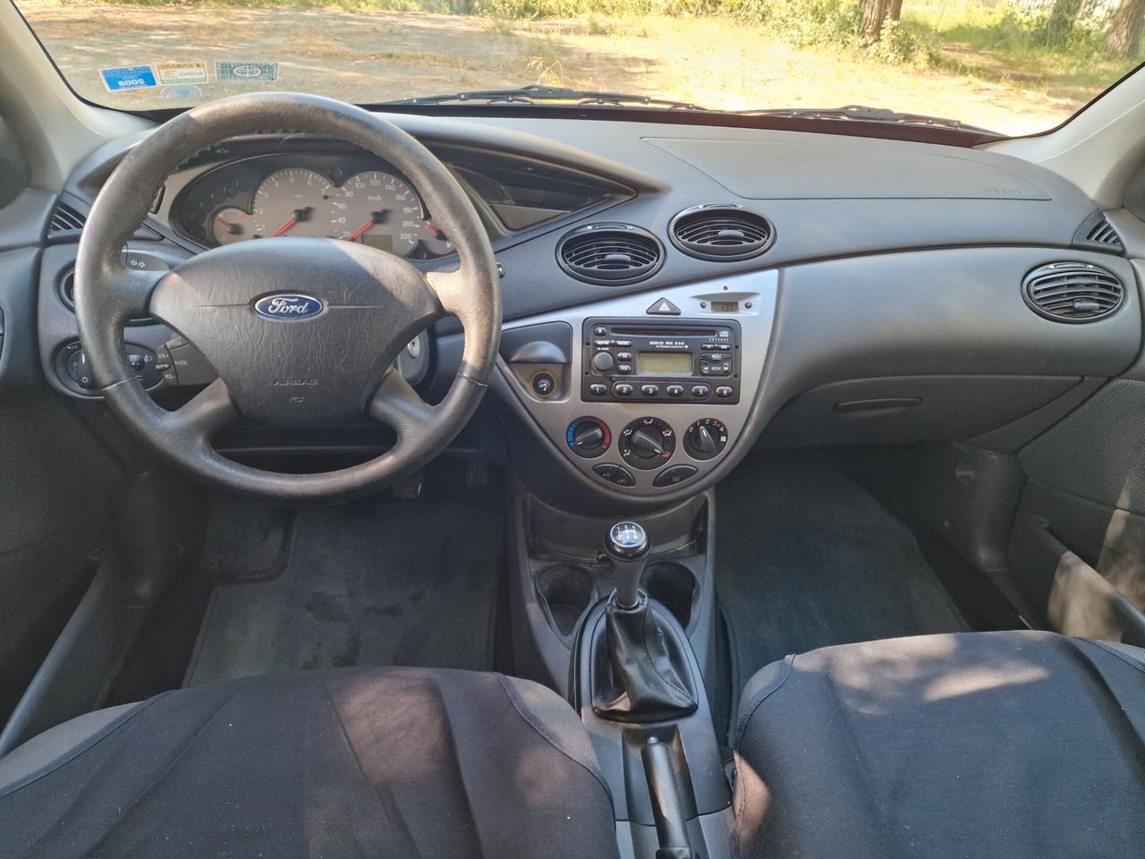 Ford Focus 1.6i 16V cat 5p. Ambiente