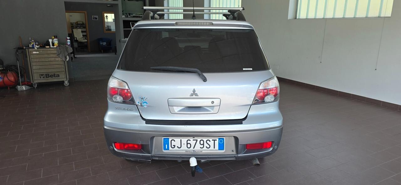 Mitsubishi Outlander 2.0i 16V 4WD Automatica Gancio