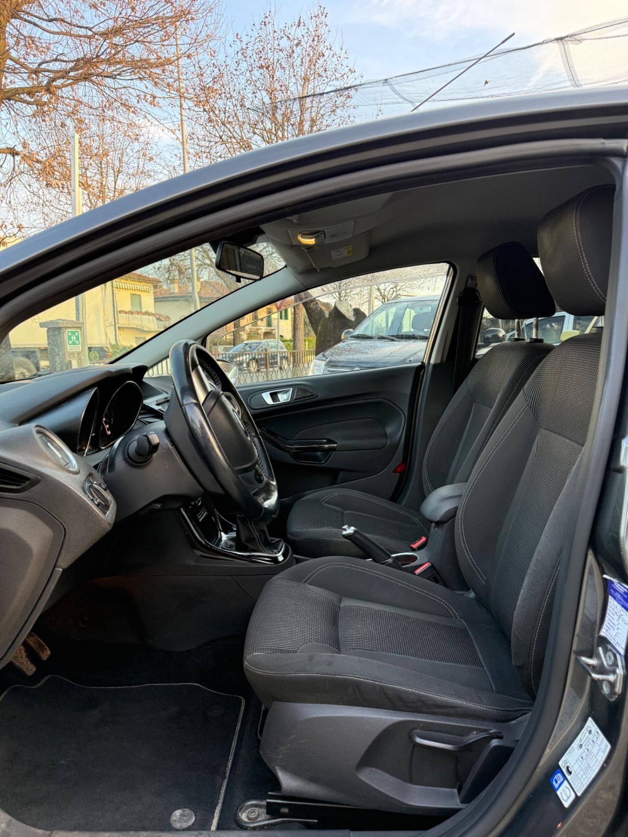 Ford Fiesta 1.2 60CV 5 porte Black & White Edition