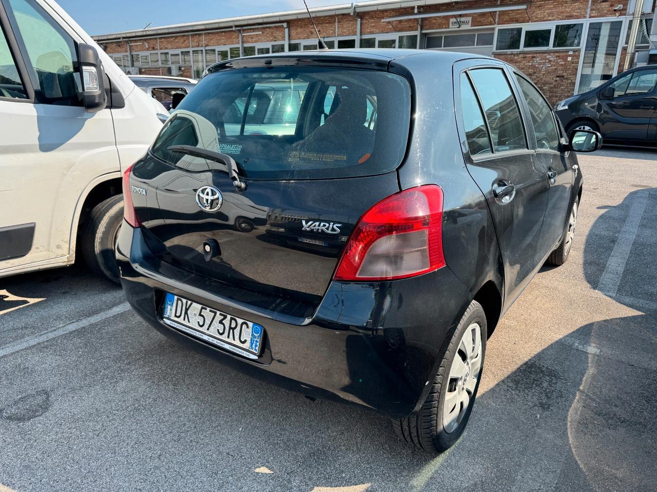 Toyota Yaris 1.0 5 porte