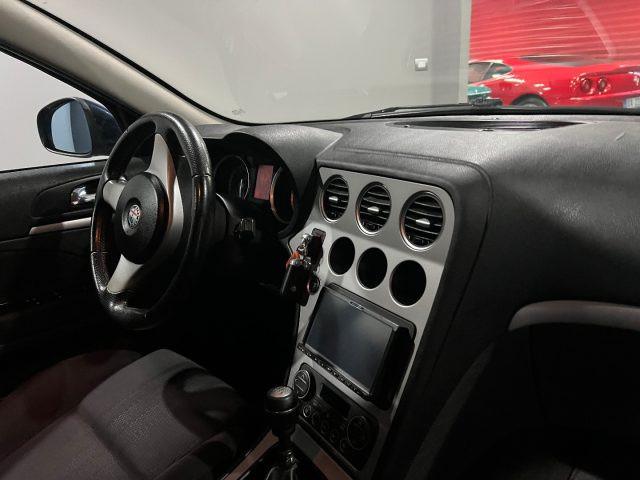 ALFA ROMEO 159 1.9 JTDm 16V Sportwagon Distinctive
