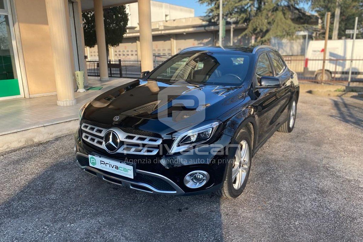 MERCEDES GLA 200 d Automatic Sport