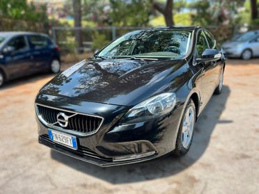 VOLVO V40 2.0 d2 Kinetic my18 - 2018