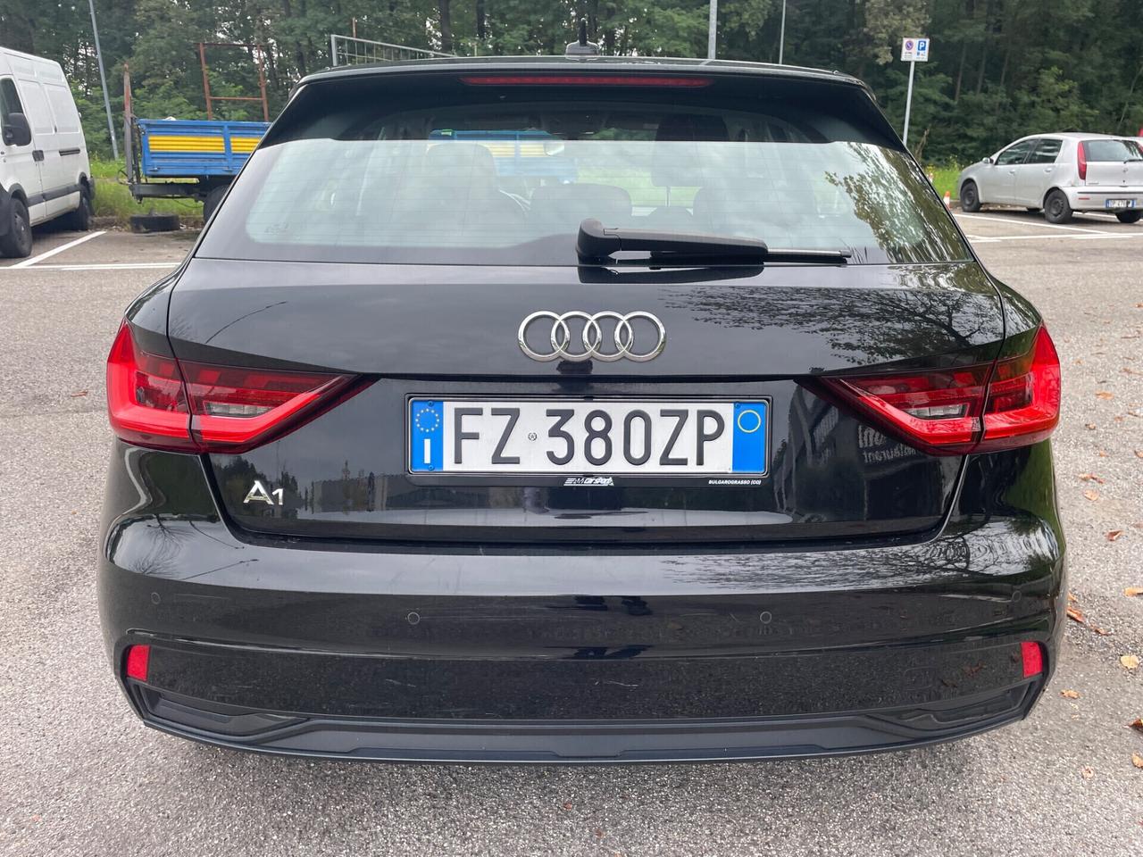 Audi A1 SPB*Neopatentati*Cerchi*Car play*