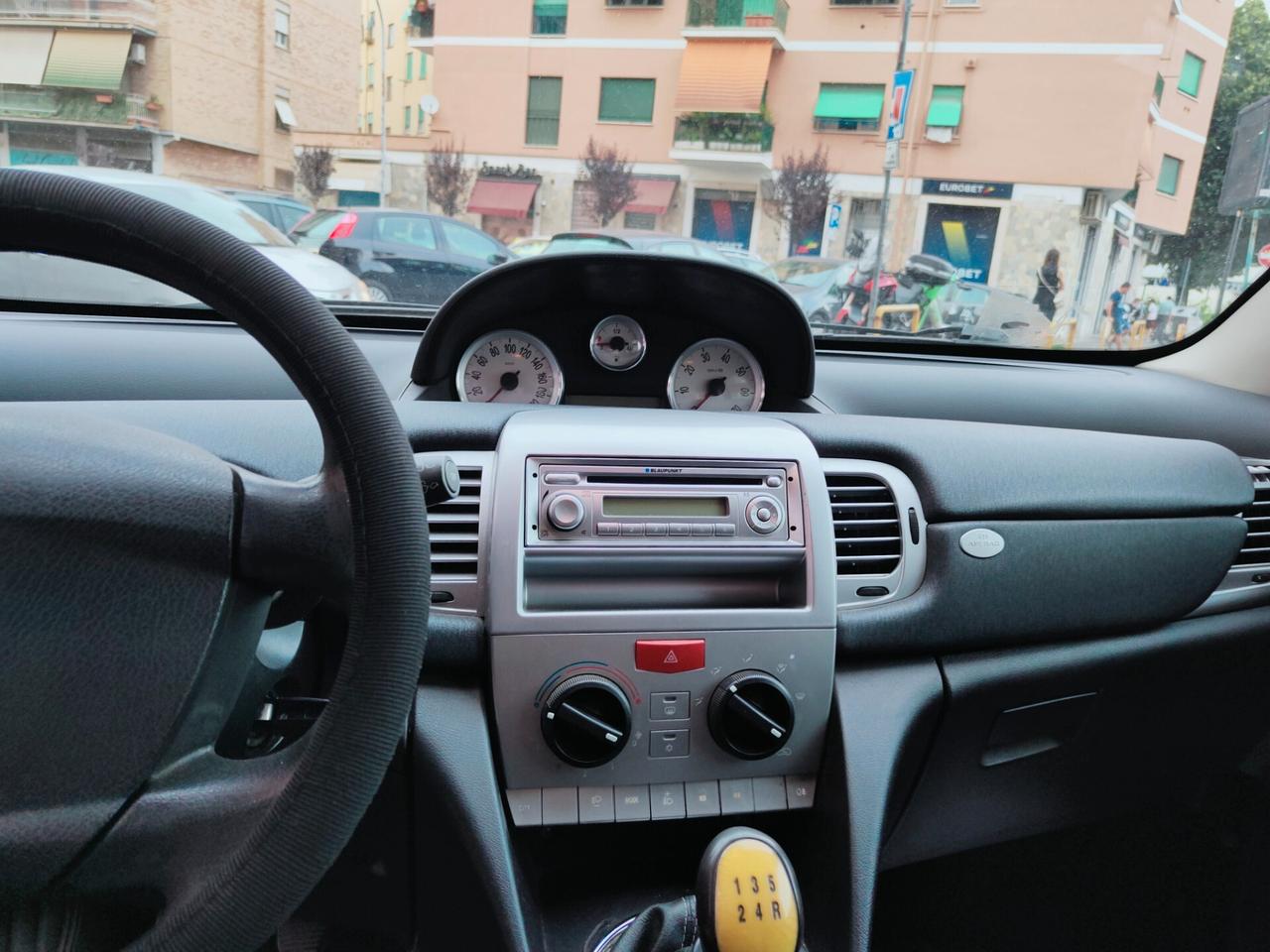 Lancia Ypsilon 1.2 Oro Plus