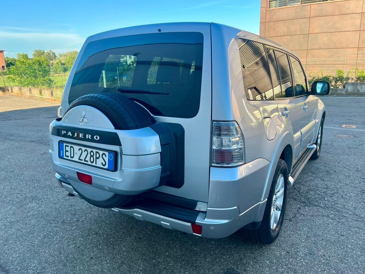 Mitsubishi Pajero 3.2 DI-D aut. Instyle 119.000km 2010 perfetta