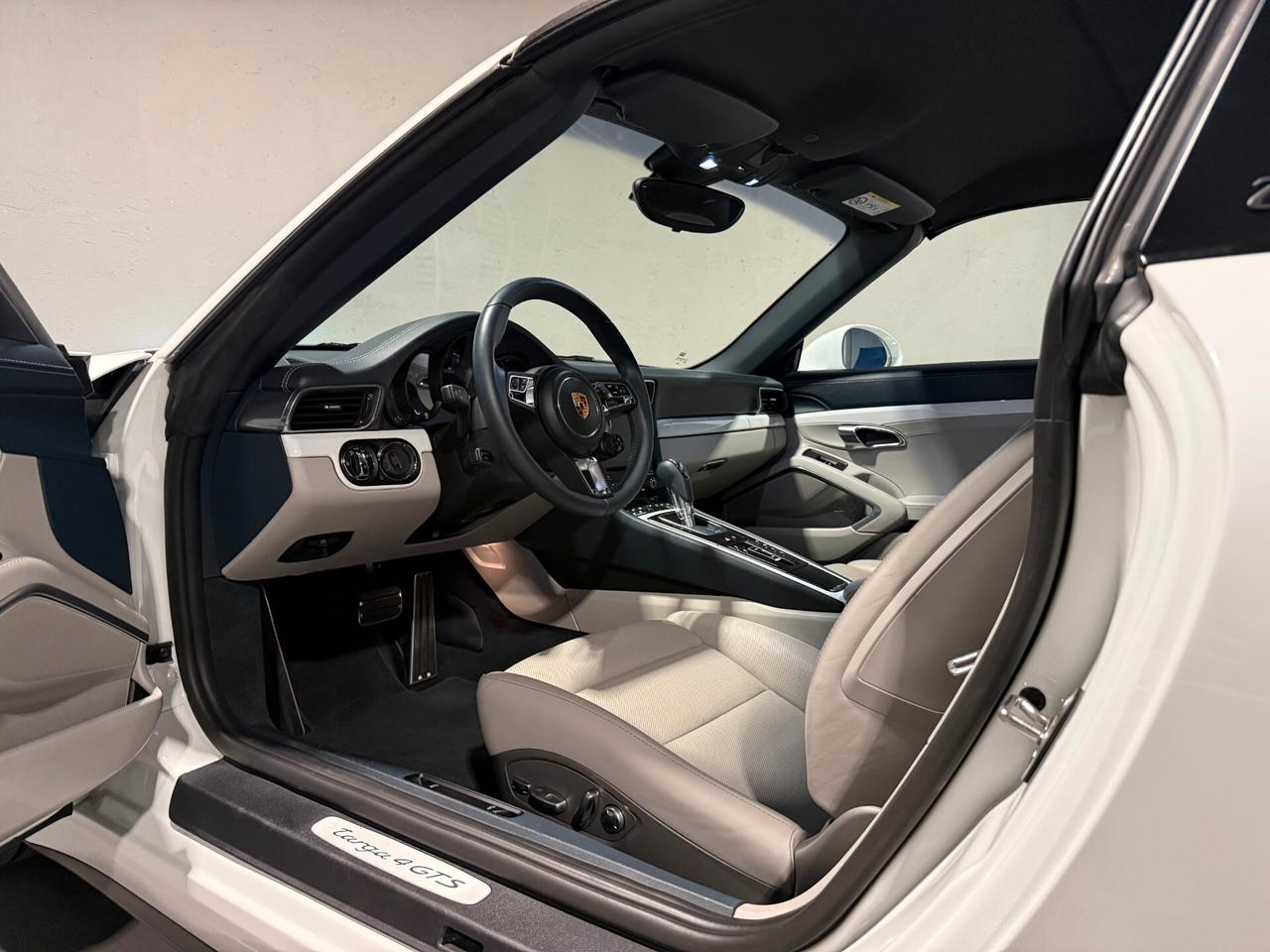 Porsche 911 3.0 Targa 4 GTS