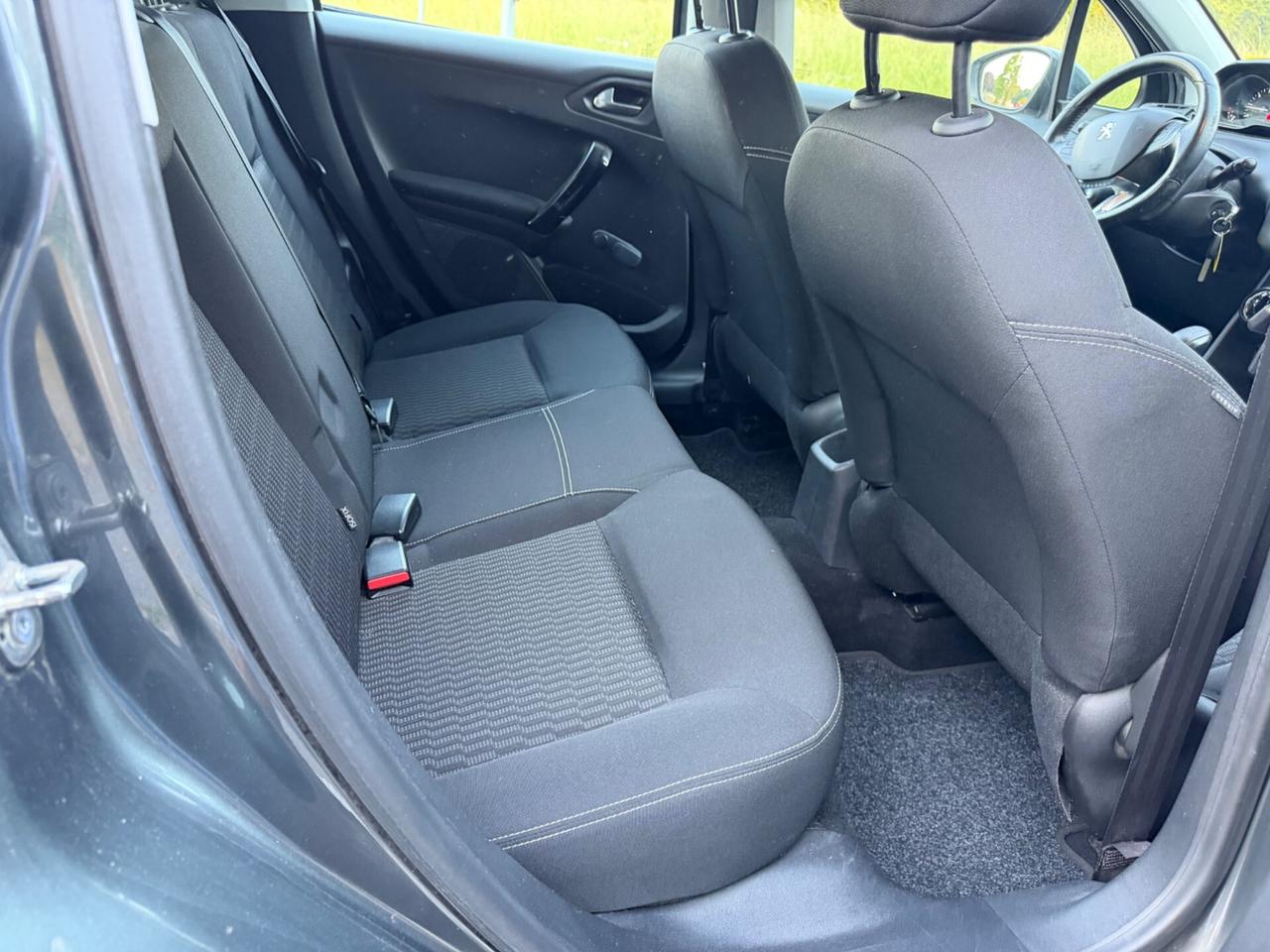 Peugeot 208 PureTech 82 5 porte Allure