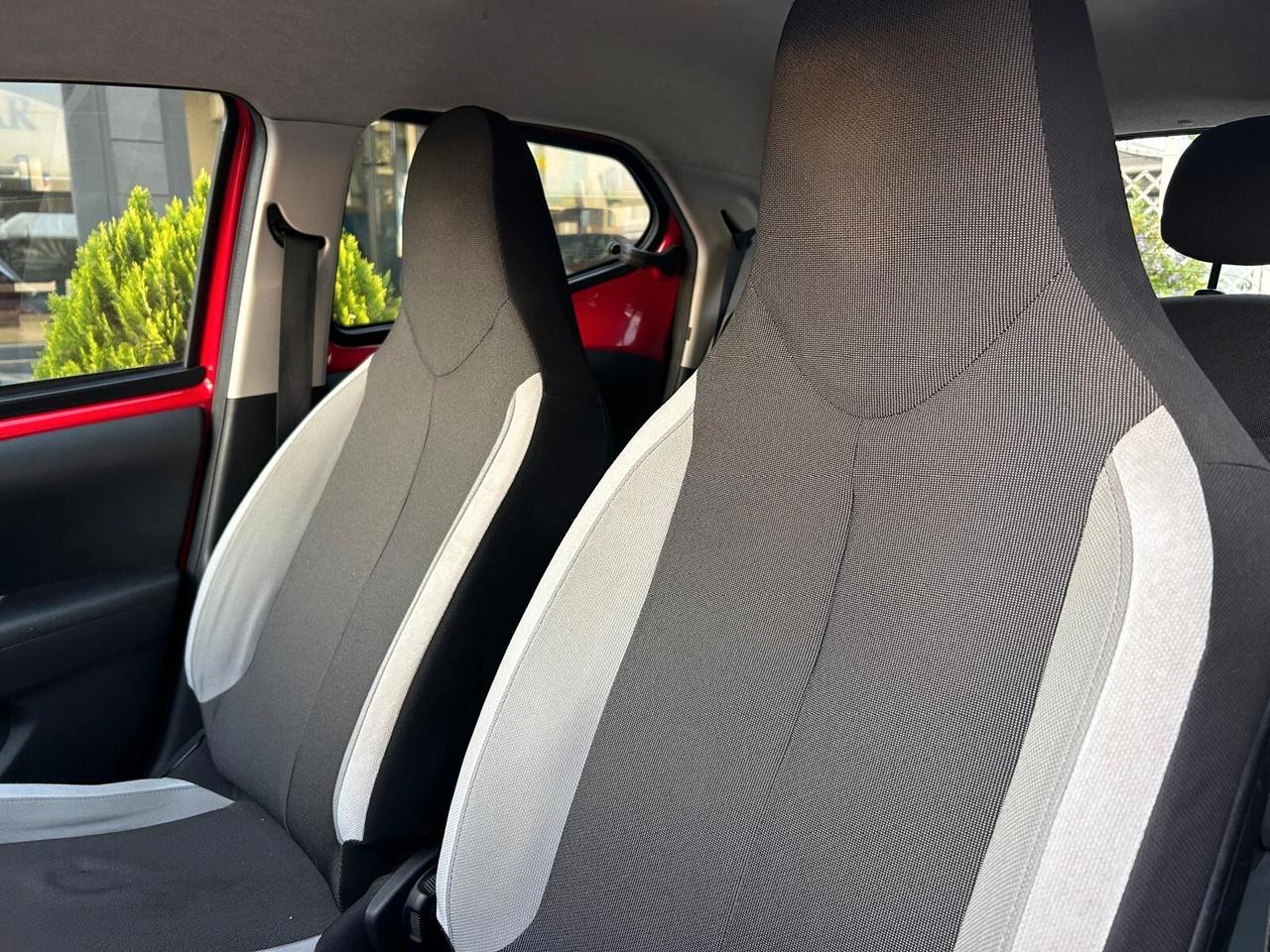 Toyota Aygo 1.0 VVT-i 69 CV x-play AUTOMATICO