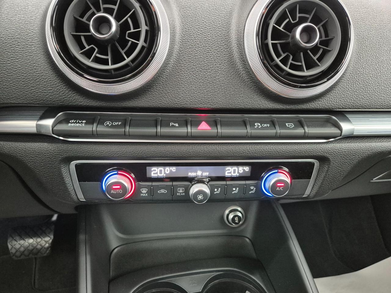 AUDI A3 SPORTBACK 30 g-tron S tronic Sport