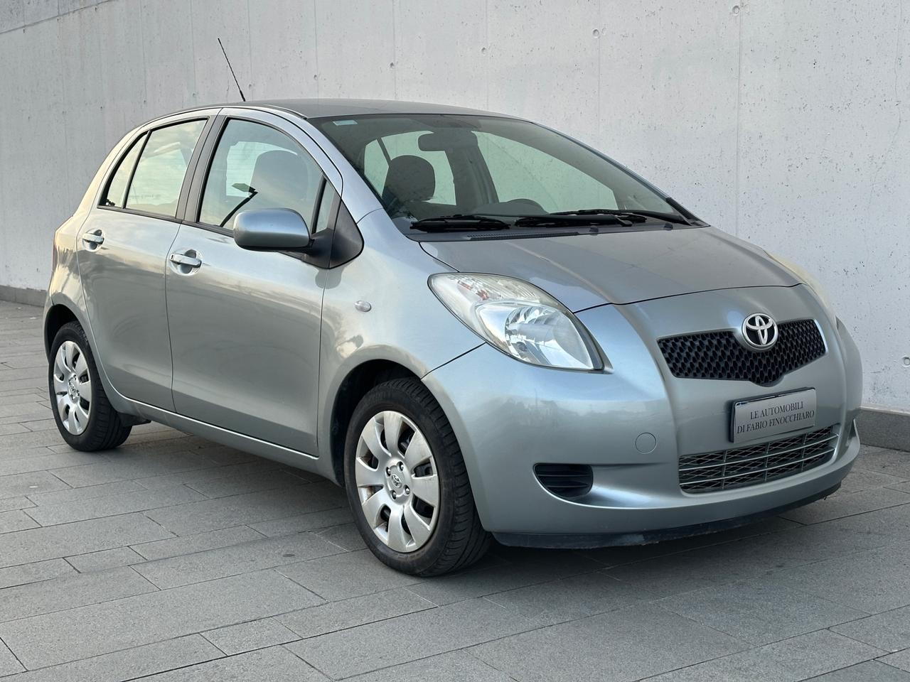 Toyota Yaris 1.0 5 porte Sol