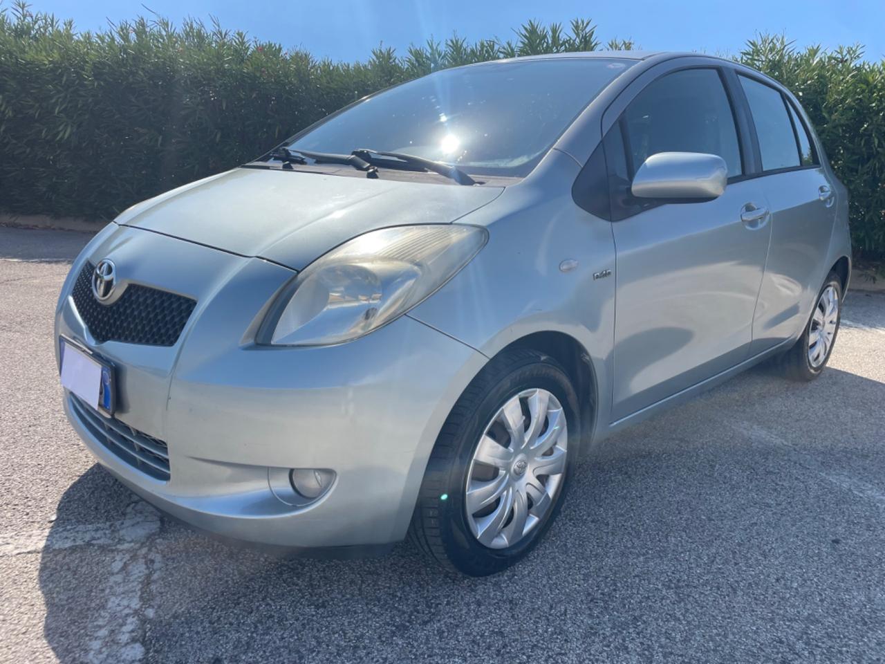 Toyota Yaris 1.4 D-4D 5 porte Sol 90 CV