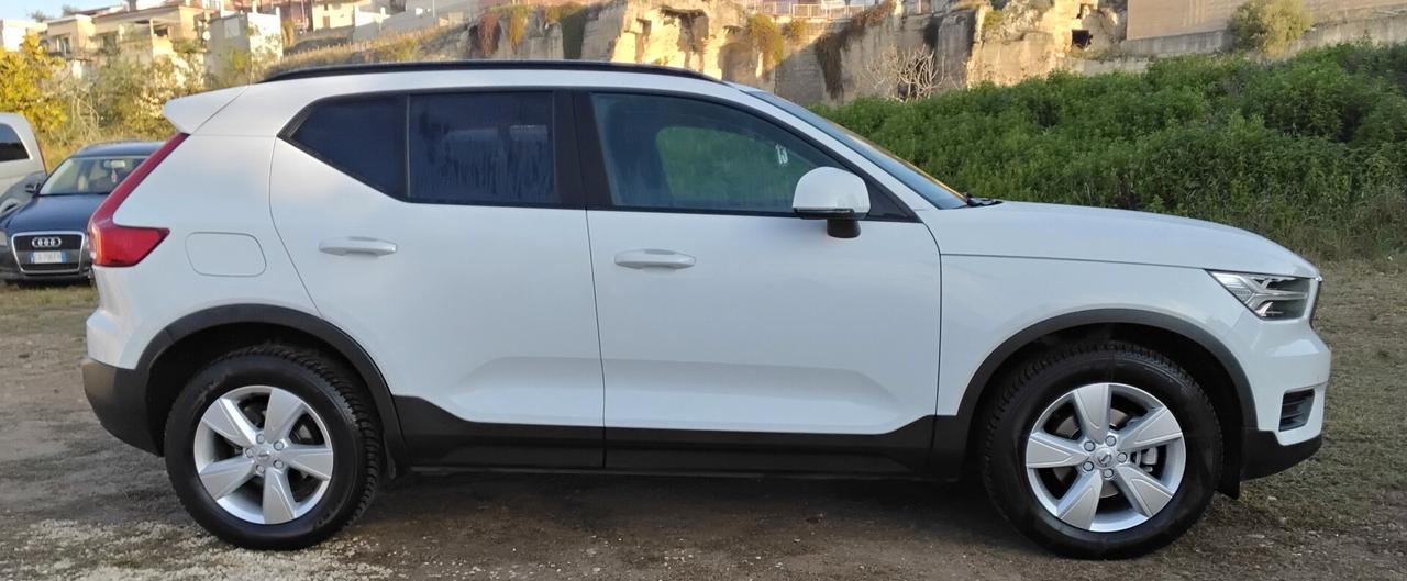 Volvo XC40 T3 Momentum