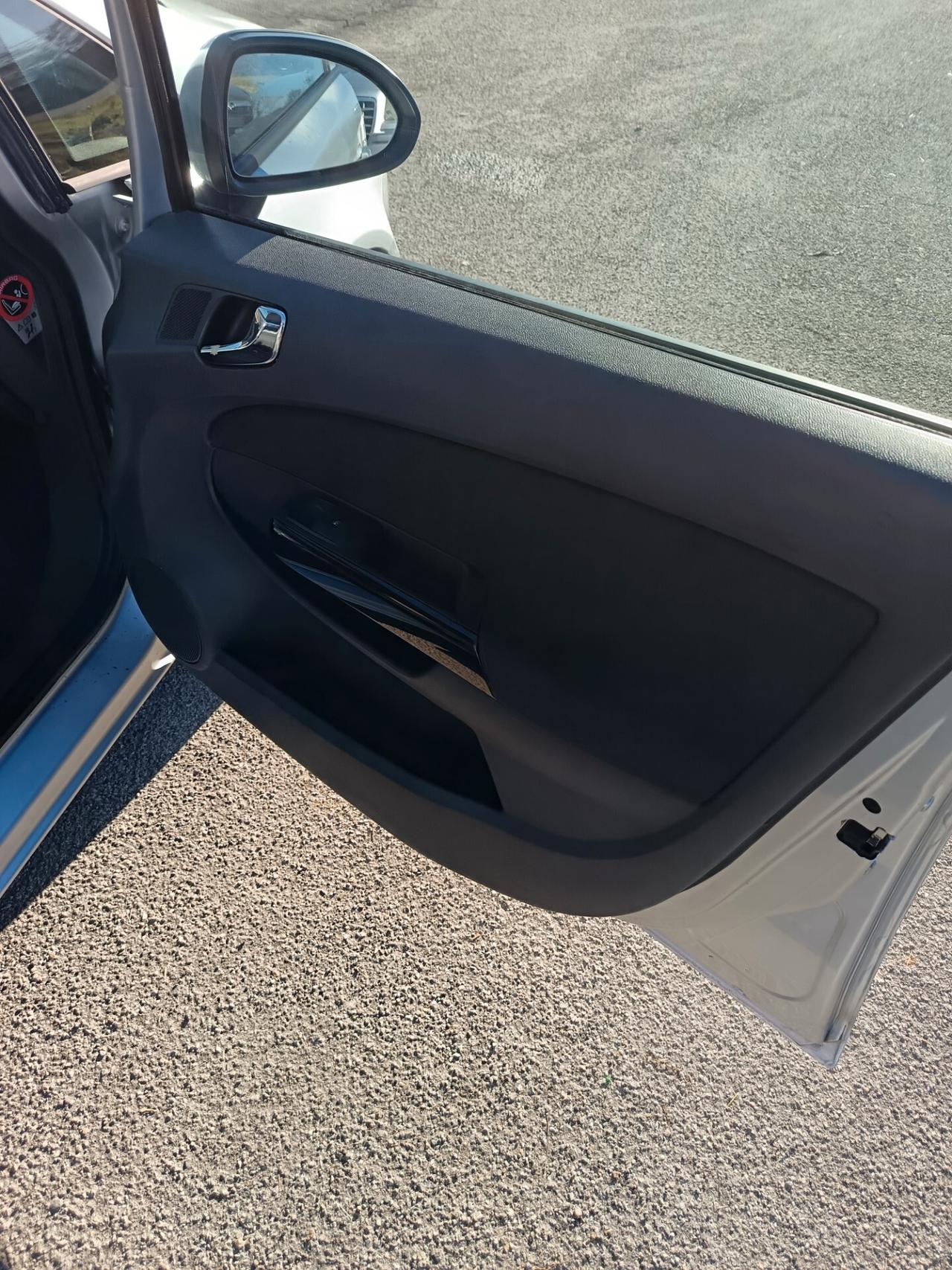 Opel Corsa 1.2 5 porte Enjoy