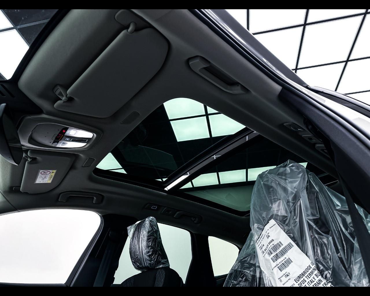 VOLVO XC60 (2017-->) - XC60 T6 Plug-in hybrid AWD automatico Core