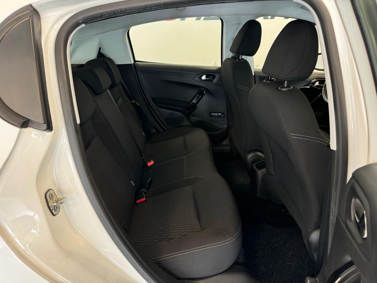 Peugeot 208 PureTech 82 5 porte Active NEOPATENTATI UNIPROP.