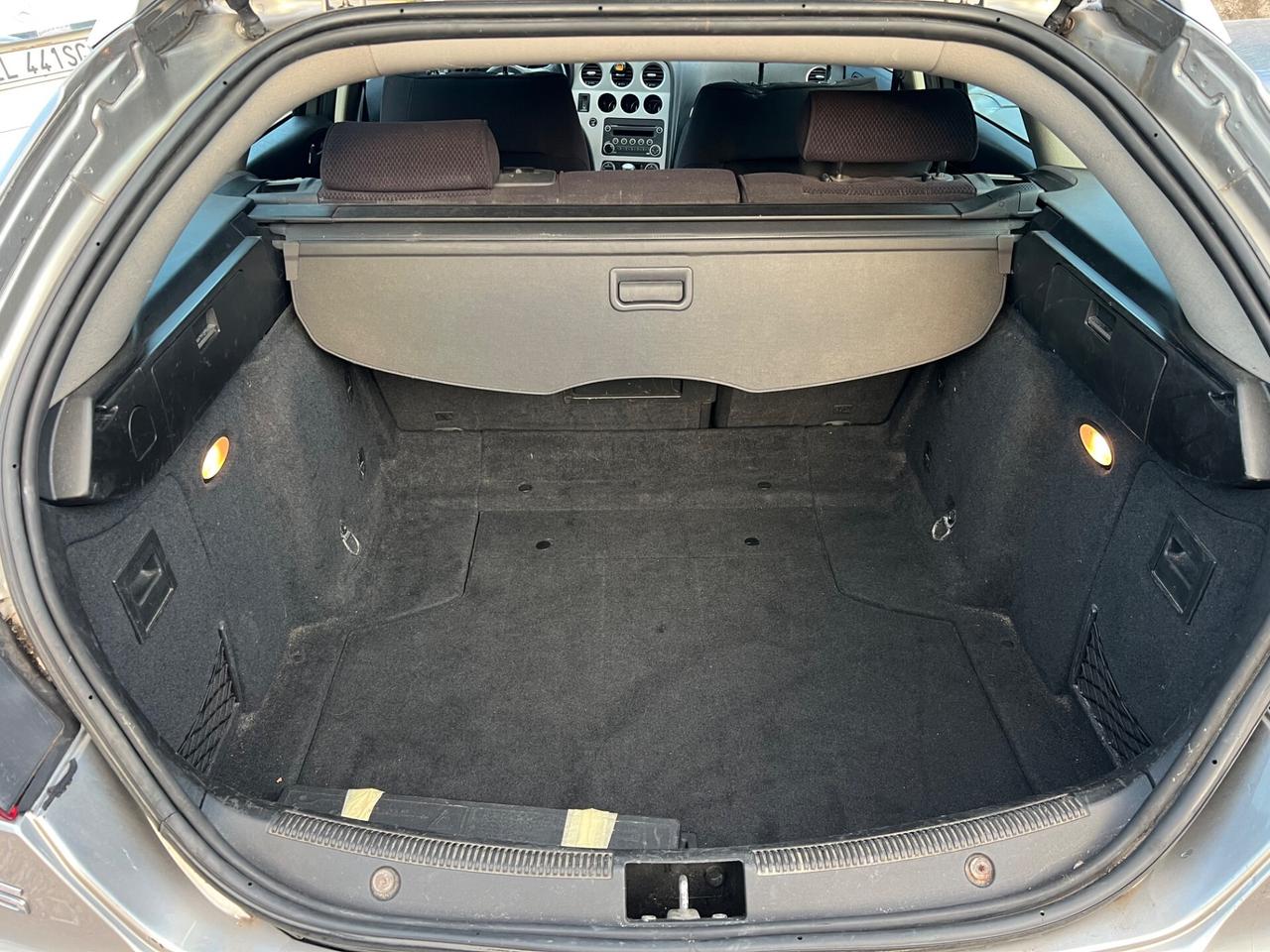 Alfa Romeo 159 1.9 JTDm 16V Sportwagon Distinctive