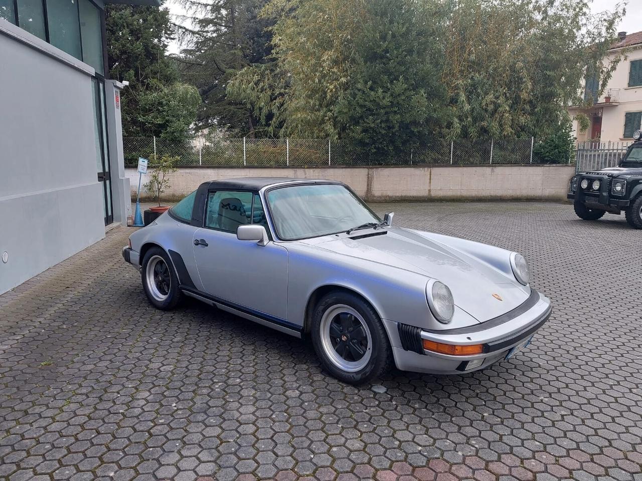 Porsche 911 Carrera 3.2 Targa