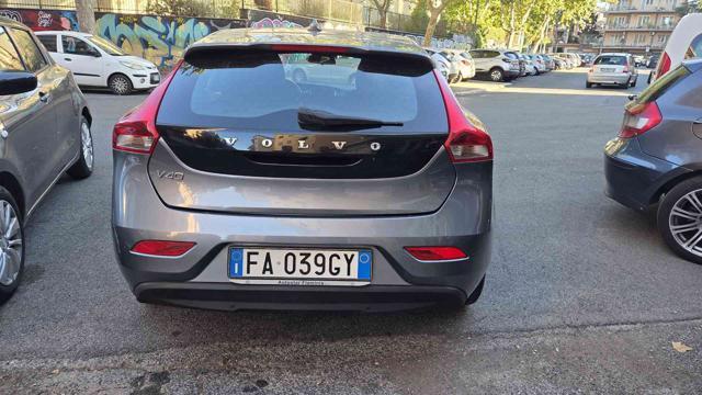 VOLVO V40 D2 1.6 Momentum