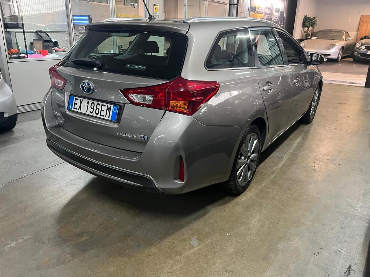 Toyota Auris Touring Sports 1.8 Hybrid Lounge