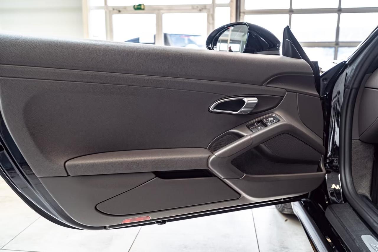 Porsche 718 Spyder Boxster 2.0