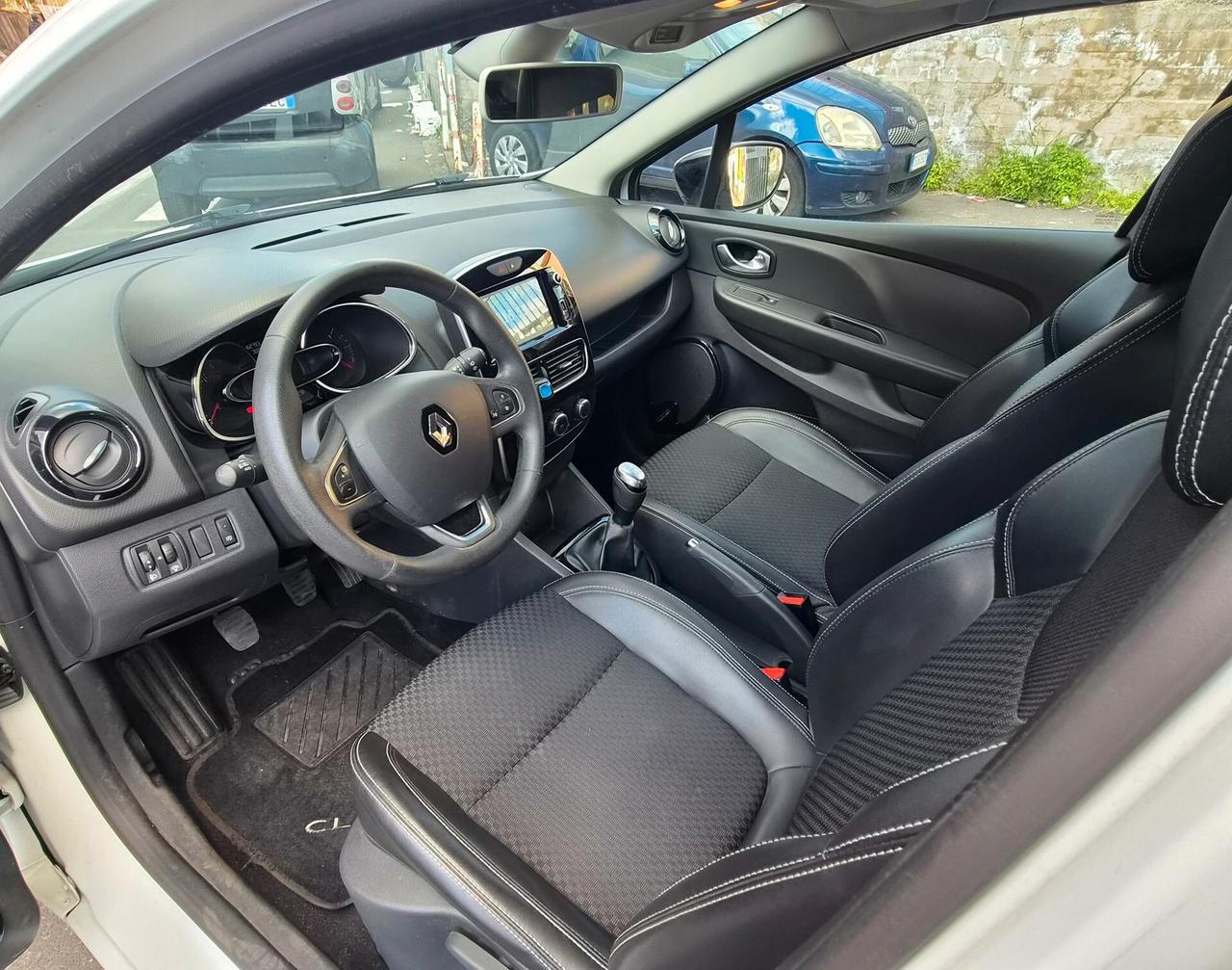 Renault Clio dCi 8V 75 CV 5 porte Moschino Life