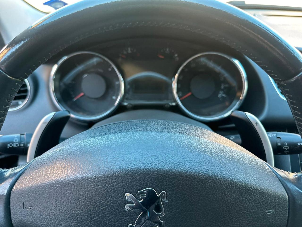 Peugeot 3008 1.6 HDi 110CV AUTOMATICA Premium NEOPATENTATI