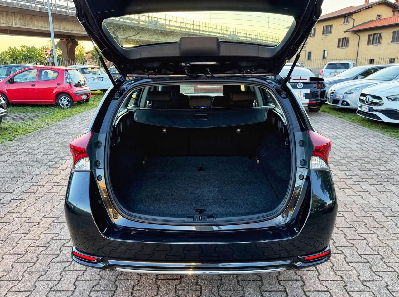 Toyota Auris Touring Sports 1.8 Hybrid OK NEOPATENTATI