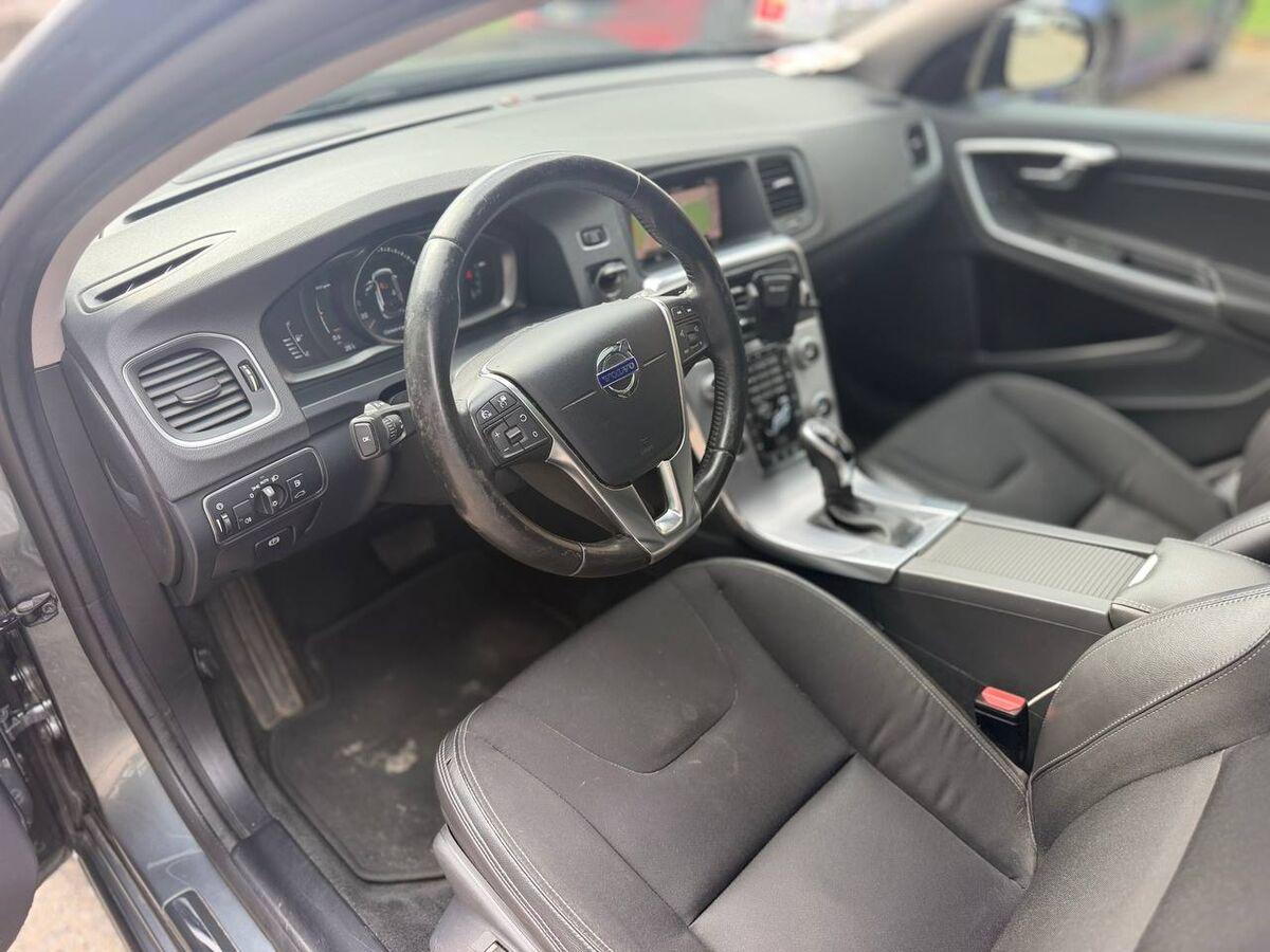 Volvo V60 Cross Country V60 c.country 2.4 D4 Business Plus awd geartronic