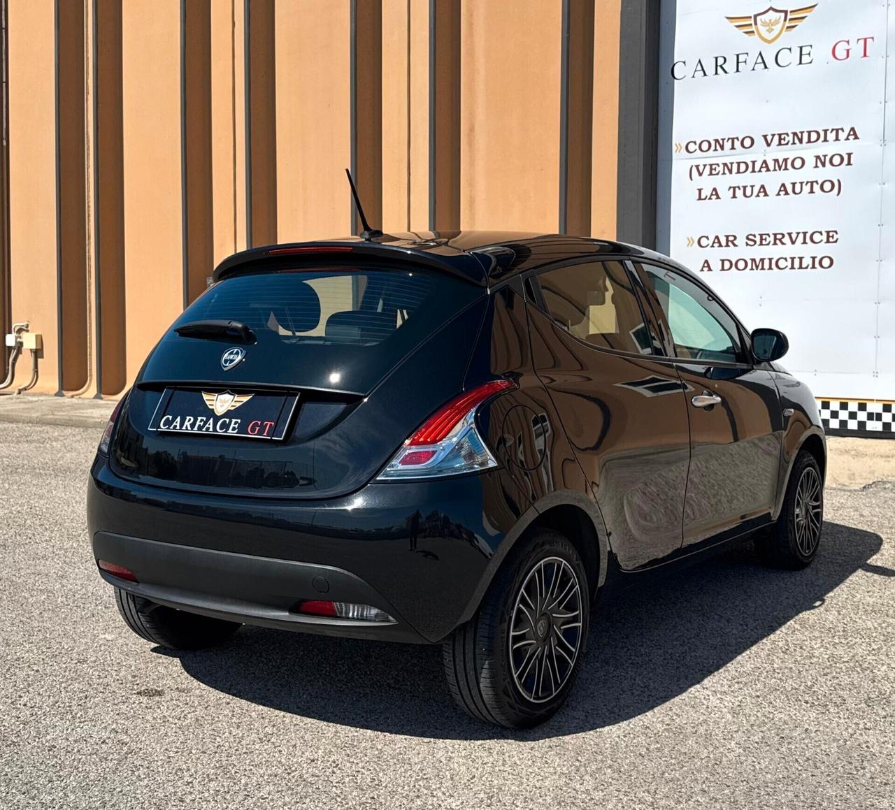 Lancia Ypsilon 1.0 Hybrid NEOPATENTATI - 2024