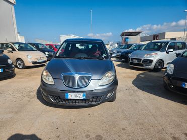 Lancia Ypsilon 1.2 16V Platino