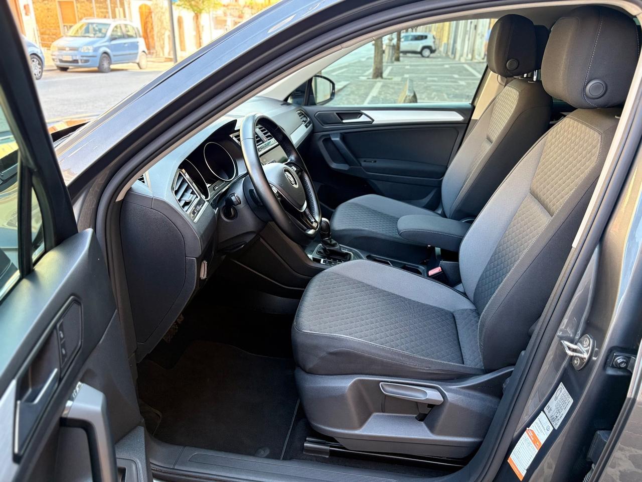 Volkswagen Tiguan 2.0 TDI DSG R-Line FULL/LED/NAV
