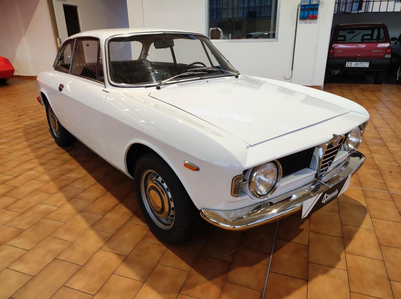 Alfa Romeo GT Gt1300Junior - Scalino