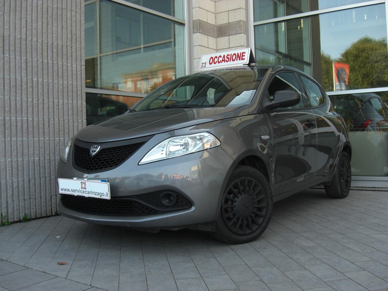 Lancia Ypsilon 1.0 FireFly 5 porte S&S Hybrid Ecochic Silver