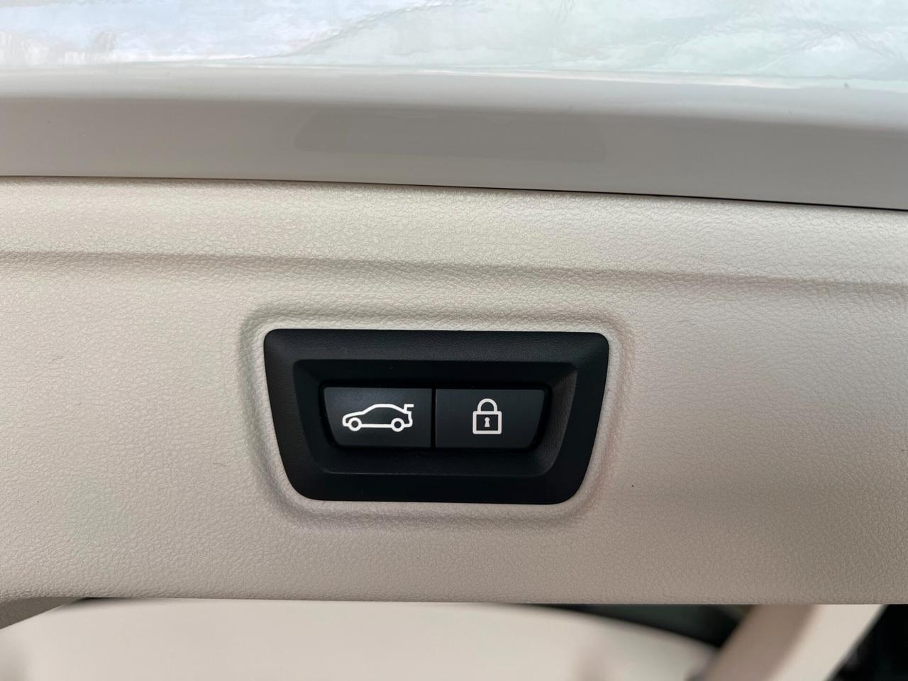 Bmw 330e G21 Touring auto