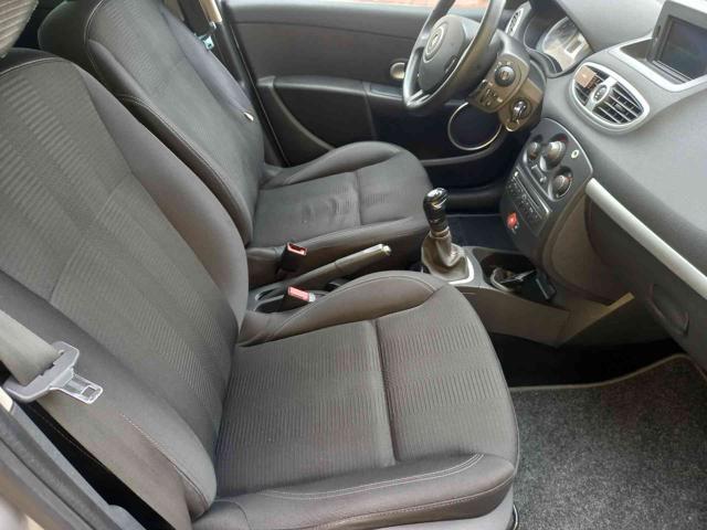 RENAULT Clio 1.2 16V 5 porte Luxe neopatentati